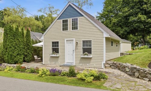 12 S Maine St, Kennebunkport, ME, 04046-6317 | Card Image