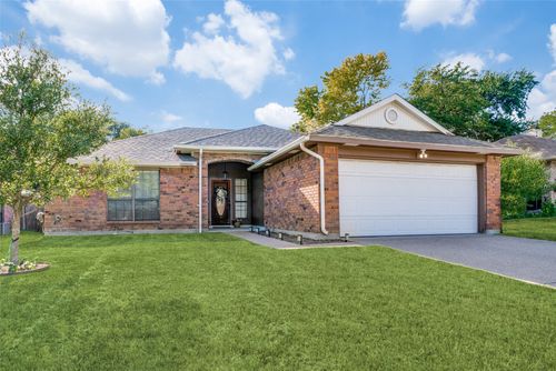2113 Mcintosh Dr, Garland, TX, 75040-1106 | Card Image