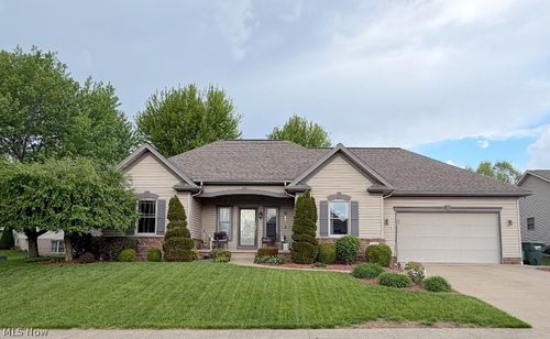 611 Parkdale Dr, Dover, OH, 44622-1361 | Card Image