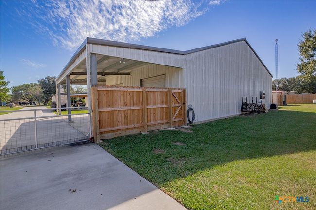 214 Timothy St, Home with 3 bedrooms, 3 bathrooms and null parking in Inez TX | Image 22