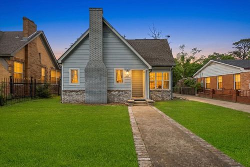 917 W Shaw St, Tyler, TX, 75701-2853 | Card Image