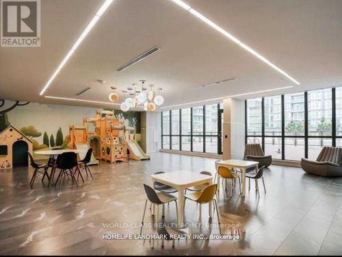 819-4055 Parkside Village Dr, Mississauga, ON, L5B0K8 | Card Image