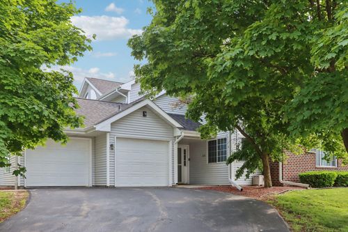 735 Cherokee Path, LAKE MILLS, WI, 53551-9504 | Card Image
