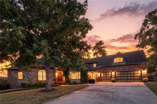 905 Nw Provence Pl, Bentonville, AR, 72712-3982 | Card Image