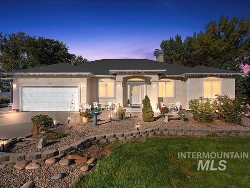 2109 S Happy Valley Rd, Nampa, ID, 83686-8635 | Card Image