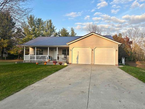 106 Lantern Hill Dr, Mount Pleasant, MI, 48858-9082 | Card Image