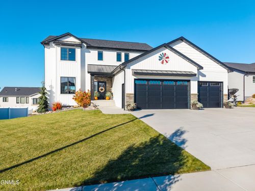 3912 Silver Blvd, Bismarck, ND, 58503-6972 | Card Image