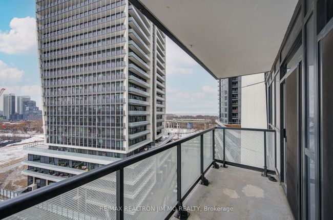 811 - 50 Ordnance St, Condo with 3 bedrooms, 2 bathrooms and 1 parking in Toronto ON | Image 46
