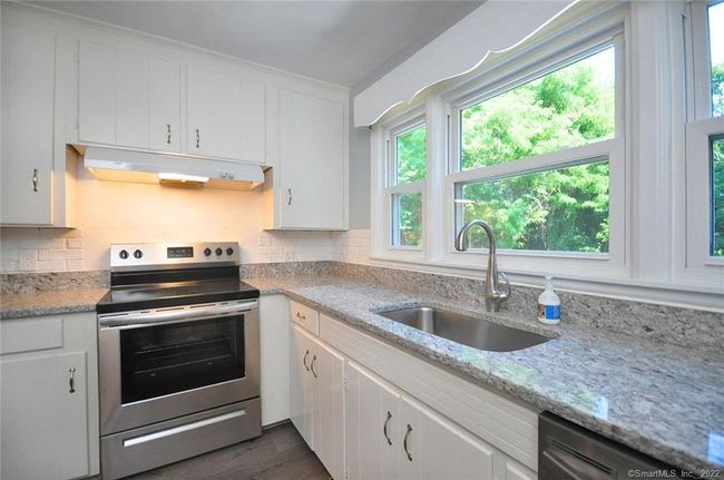 70 Strong Rd, House other with 3 bedrooms, 2 bathrooms and null parking in South Windsor CT | Image 6
