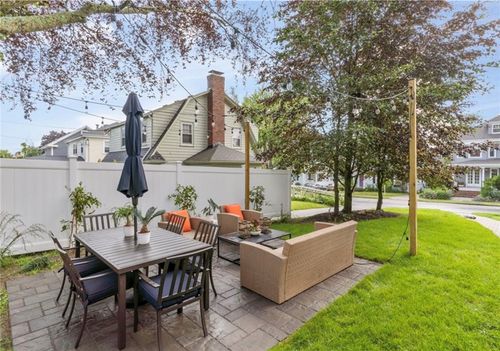 apt-5-259 Gibbs Ave, Newport, RI, 02840-2884 | Card Image
