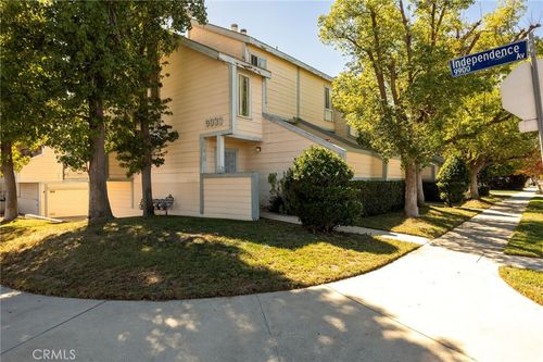 b-9933 Independence, Chatsworth, CA, 91311 | Card Image