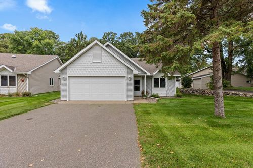 2404 Woodridge Ln, Brainerd, MN, 56401-5532 | Card Image