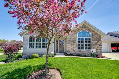 233 Woodbury Cir, Dalton, OH, 44618-9319 | Card Image