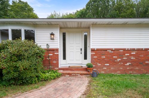 262 N Haverhill Rd, Kensington, NH, 03833-5503 | Card Image