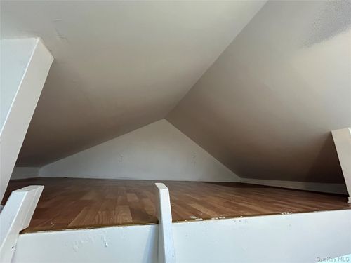 175 Beach 109th St, Rockaway Park, NY, 11694 | Card Image