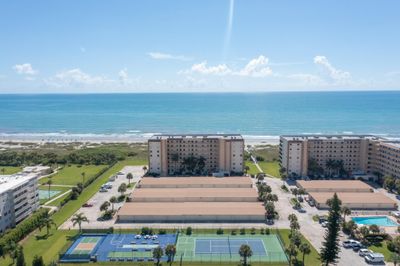 B102 - 1860 N Atlantic Avenue, Condo with 1 bedrooms, 1 bathrooms and null parking in Cocoa Beach FL | Image 2