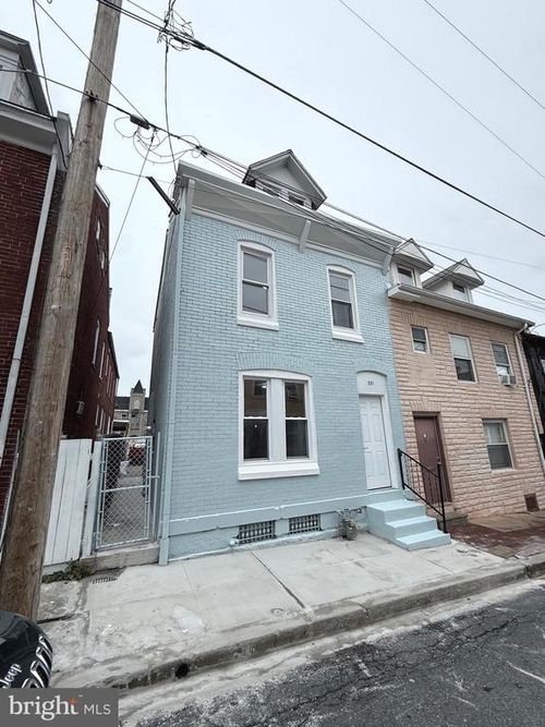 331 Spring Garden St, READING, PA, 19602-1909 | Card Image