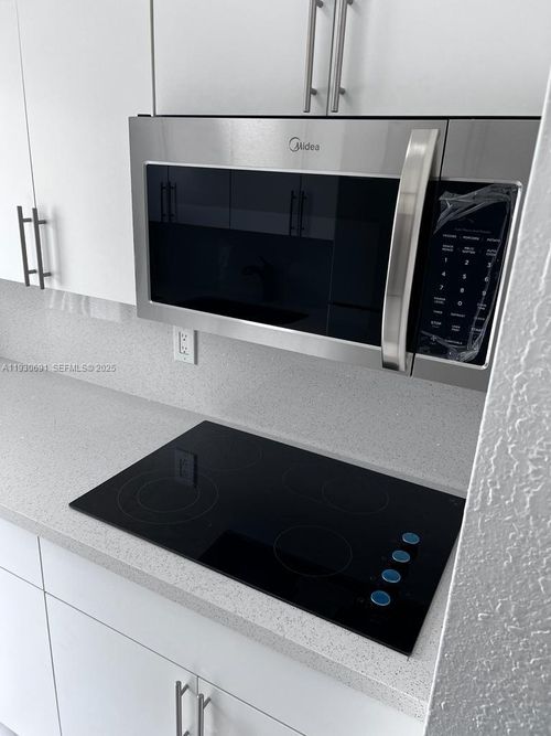 apt-3-1131 Sw 7th St, Miami, FL, 33130-3130 | Card Image