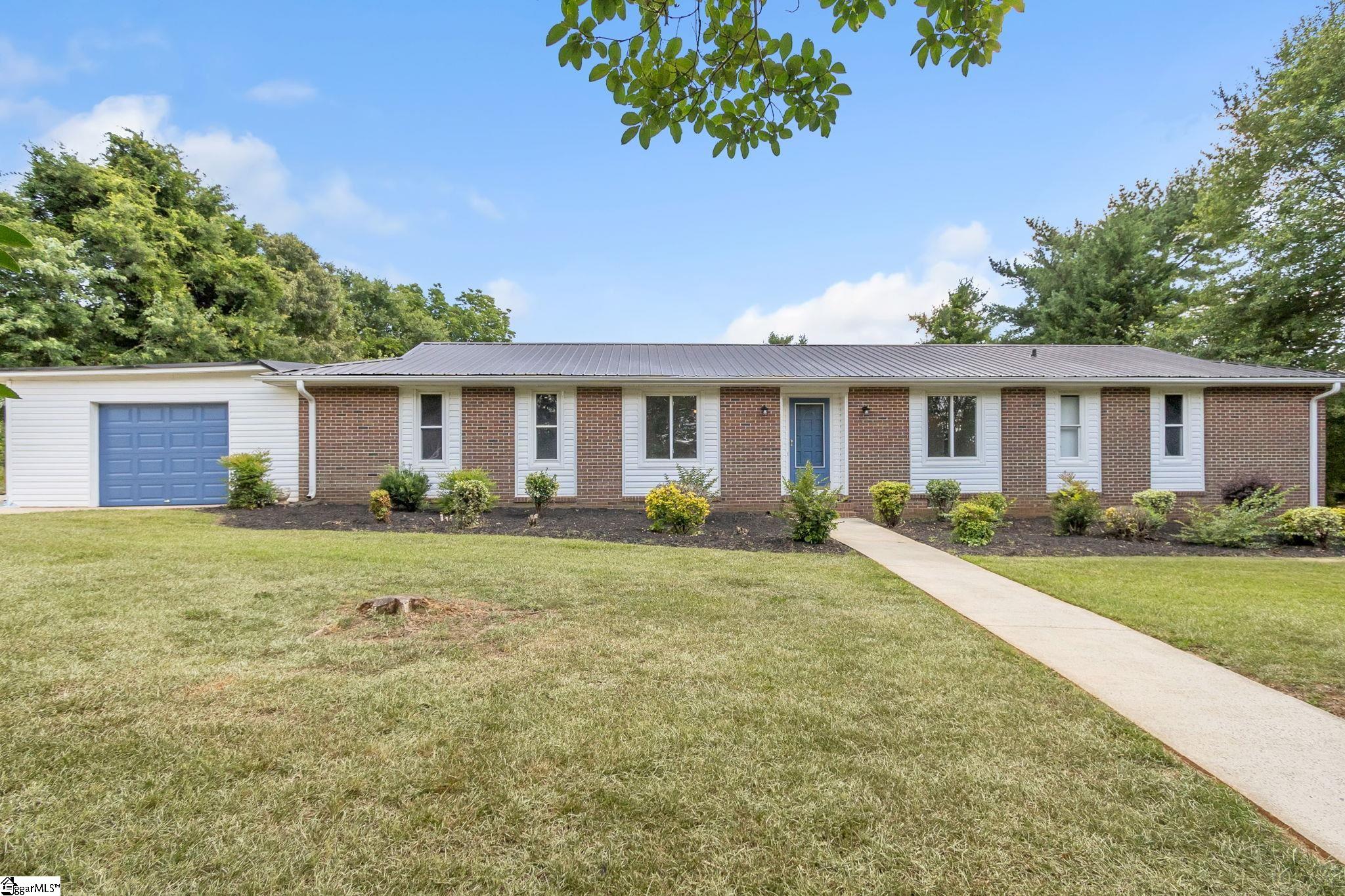 Carriage Ln, Simpsonville, SC 29681