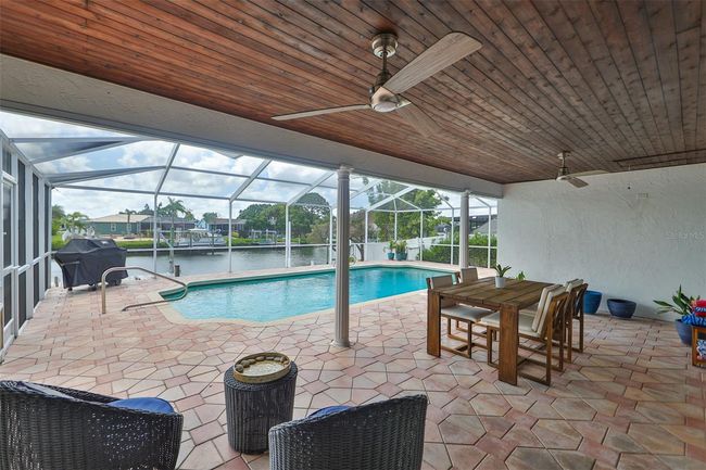 908 Chipaway Drive, House other with 3 bedrooms, 2 bathrooms and null parking in Apollo Beach FL | Image 23