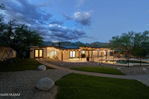 8502 E Amethyst Ln, Tucson, AZ, 85750-9711 | Card Image