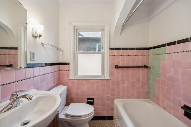 Vintage art deco main level bath. | Image 10
