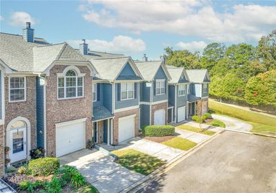 6483 Portside Way, Townhouse with 3 bedrooms, 2 bathrooms and null parking in Flowery Branch GA | Image 2