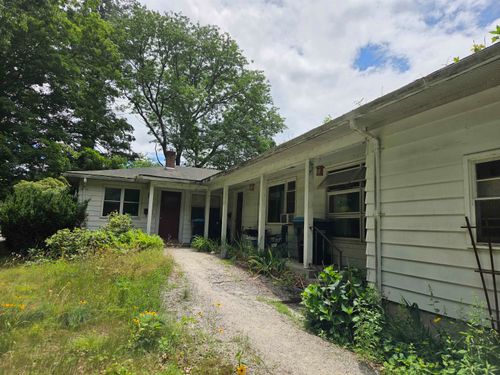 39 Penacook St, Concord, NH, 03301-4518 | Card Image