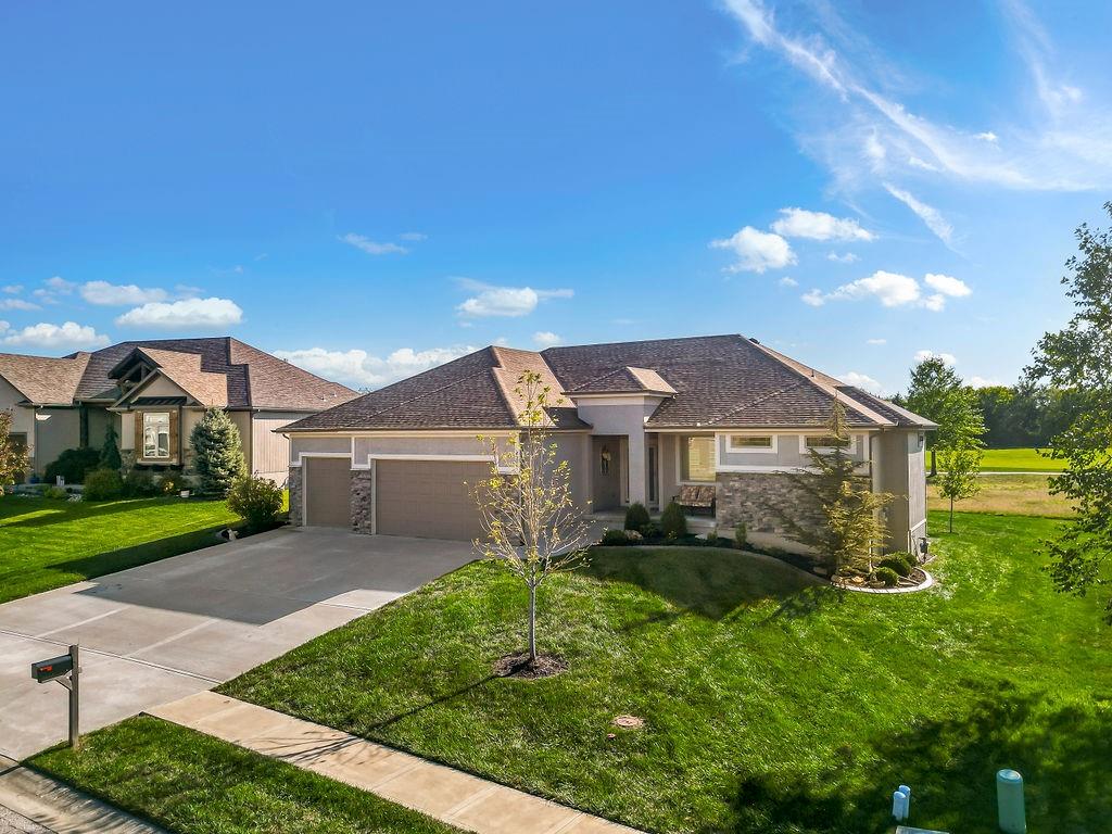 Stone Canyon Dr, Blue Springs, MO 64015
