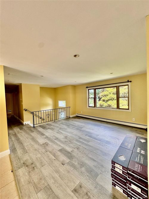 260 Oceanside St, Islip Terrace, NY, 11752-1411 | Card Image