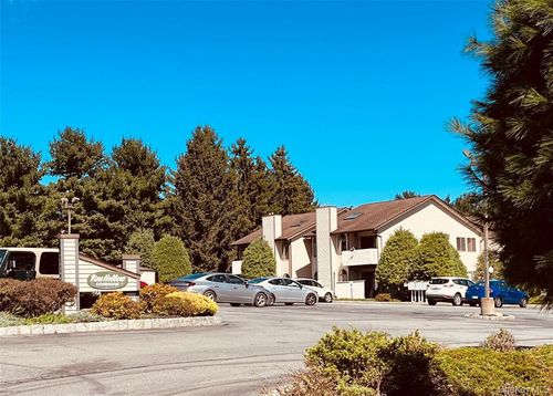 105 Pine Hollow Way, Chester, NY, 10918-1512 | Card Image