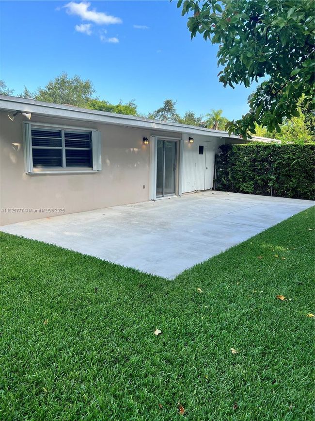 10820 - 10820 Sw 78 Th Ave, Home with 3 bedrooms, 2 bathrooms and null parking in Pinecrest FL | Image 8