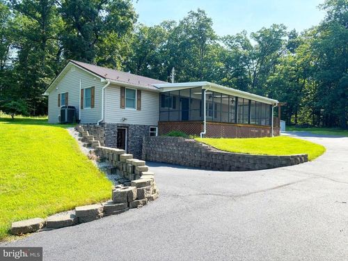 2080 Pumping Station Rd, FAIRFIELD, PA, 17320-9364 | Card Image