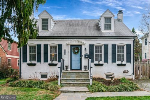 5210 25th Pl N, ARLINGTON, VA, 22207-1709 | Card Image