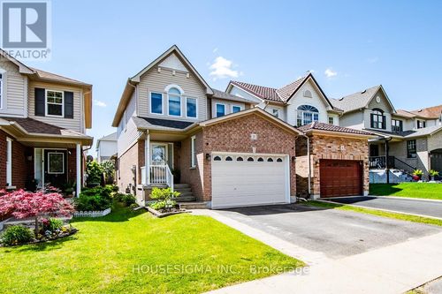 27 Staples Avenue, Clarington (Courtice), ON, L1E3H3 | Card Image