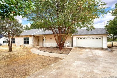 546 N Star, House other with 4 bedrooms, 3 bathrooms and null parking in Bandera TX | Image 1