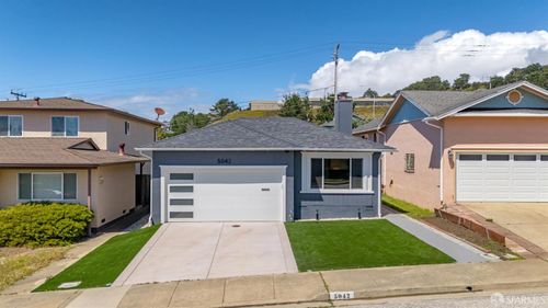 5042 Palmetto Avenue, Pacifica, CA, 94044 | Card Image