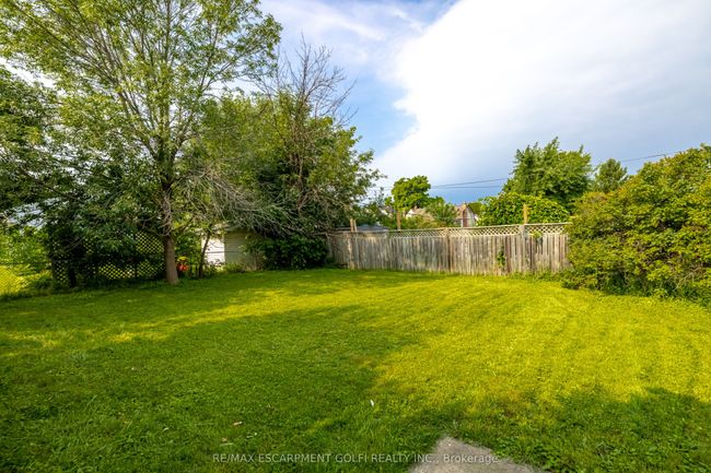 18 Grove Ave, House other with 6 bedrooms, 2 bathrooms and 4 parking in Saint Catharines ON | Image 35