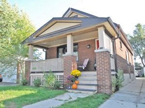 95 Barker Ave, East York, ON, M4C2N7 | Card Image