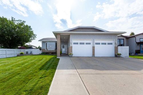 254 Shannon Dr Se, Medicine Hat, AB, T1B4A8 | Card Image