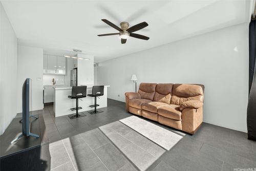 ph-2-2421 Ala Wai Blvd, Honolulu, HI, 96815-3488 | Card Image