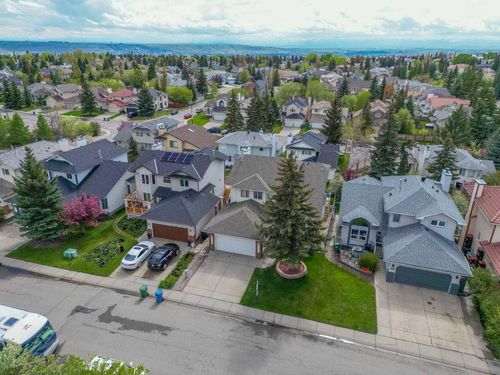 393 Hawktree Cir Nw, Calgary, AB, T3G2X9 | Card Image