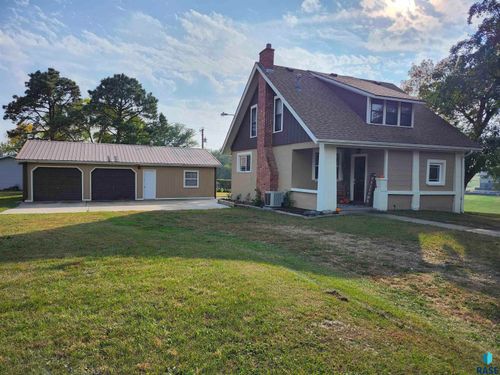 911 7th St, Springfield, SD, 57062-2168 | Card Image