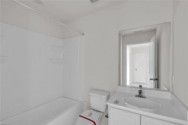 2011 Chartwell Dr, House attached with 3 bedrooms, 3 bathrooms and null parking in Newport News VA | Image 19