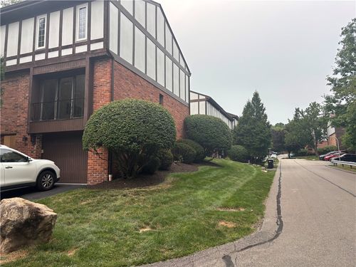 227 Queensberry Ct, Pittsburgh, PA, 15237-3333 | Card Image