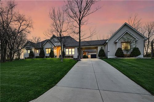 18340 Mohawk Ln, Stilwell, KS, 66085 | Card Image