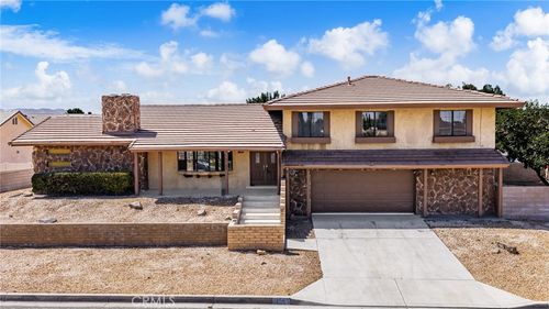 18565 Kalin Ranch Dr, Victorville, CA, 92395 | Card Image