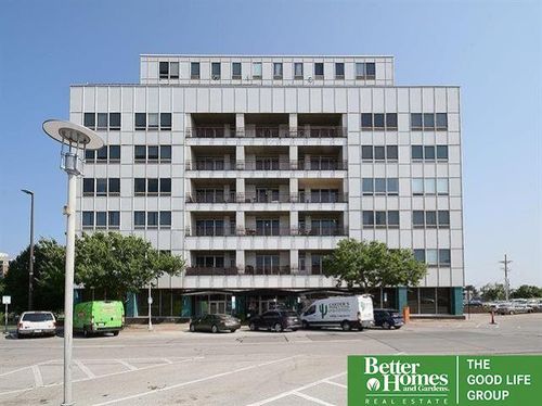 s2d-3000 Farnam St, Omaha, NE, 68131-3521 | Card Image