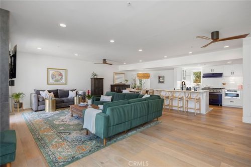 647 2nd St, Hermosa Beach, CA, 90254-5224 | Card Image