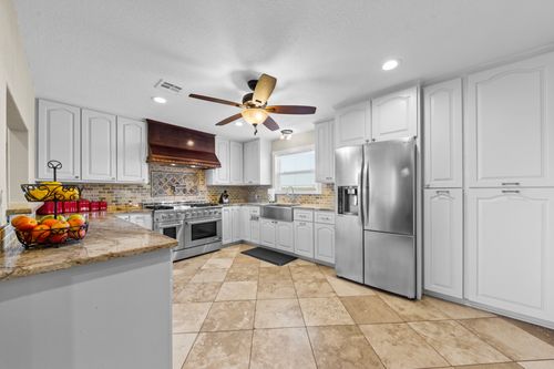 3022 N Us Highway 281, Burnet, TX, 78611-1072 | Card Image